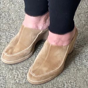 Mule suede leather tan
